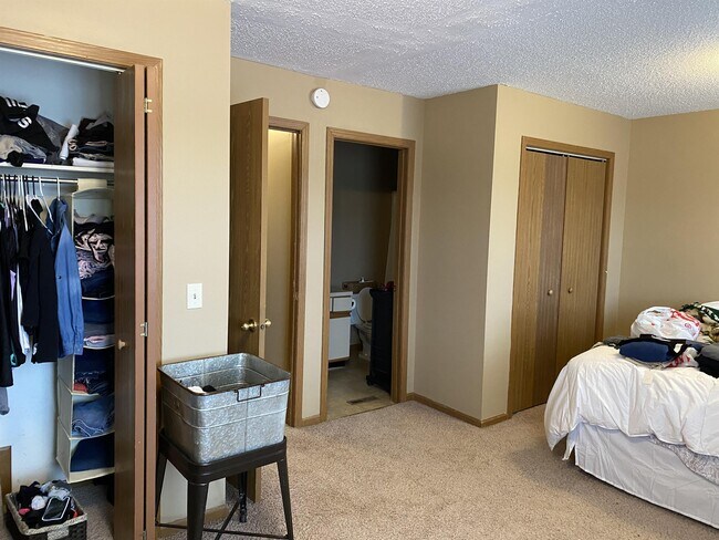 Foto del edificio - 2558 Candlecrest Cir