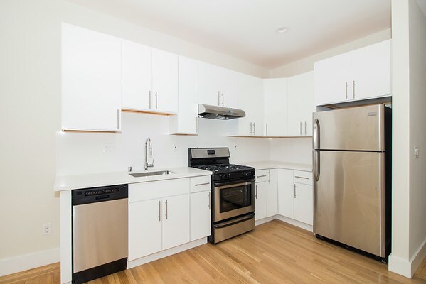 Primary Photo - 1340 Lombard St