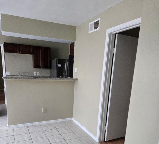 Building Photo - 12660 Ashford Point Dr
