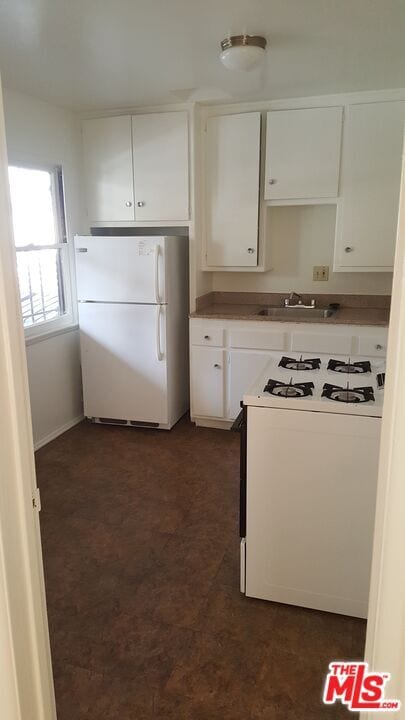 Building Photo - 939 N Stanley Ave