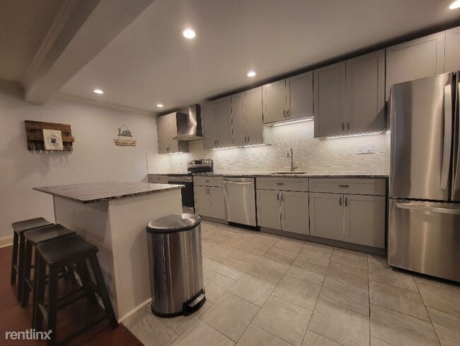 Building Photo - 1 br, 1 bath Condo - 1008 Dunbar Drive