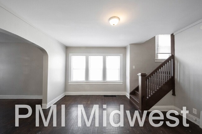 Building Photo - "Charming 3-Bed Duplex on Guilford Ave - A Cozy 1100 Sq Ft Retreat in Indianapolis!"