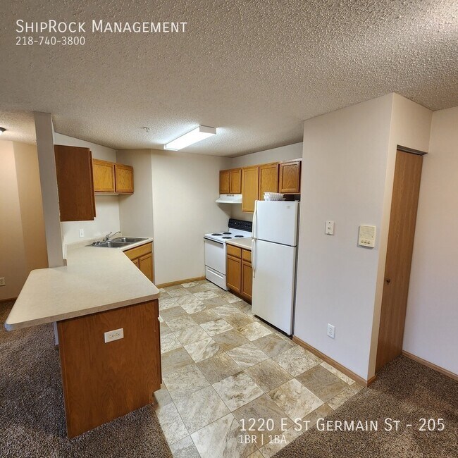 Building Photo - 1220 E St Germain St