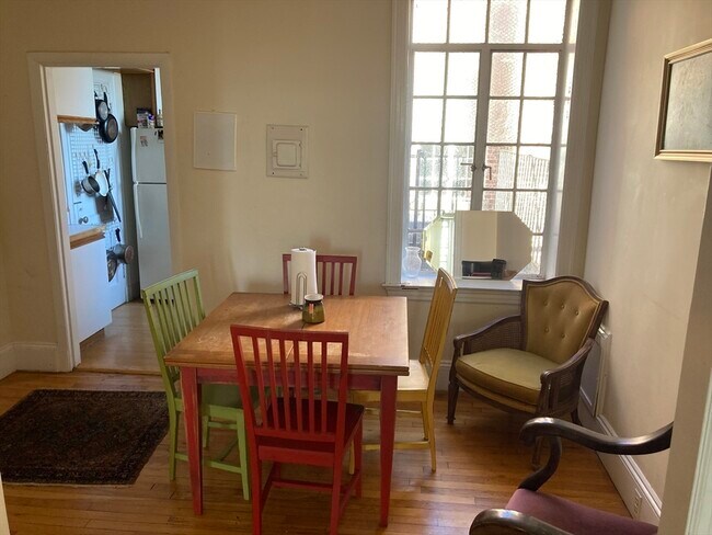Building Photo - 205 Mt Auburn St
