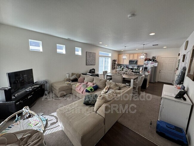 Foto del edificio - 6463 Crossdrum Point