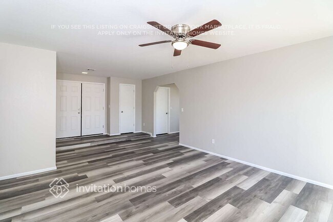 Building Photo - 8509 W Golden Ln