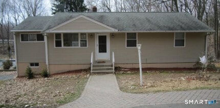 Building Photo - 26 Tamarack Cir