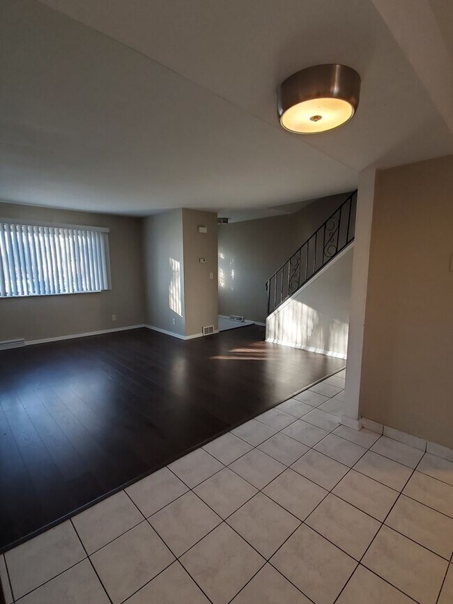 Foto del edificio - 4 Unit at 3010-3016 85th Street