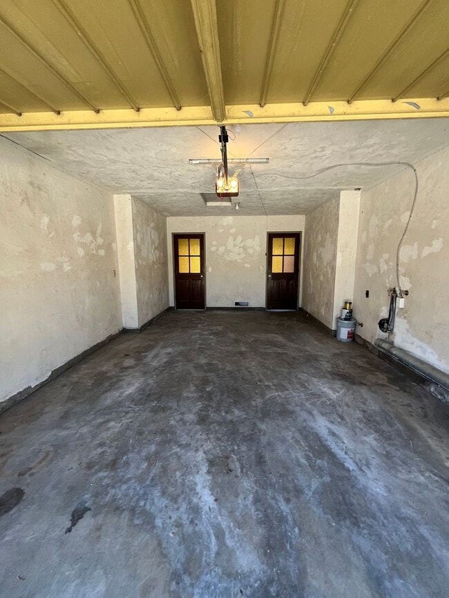Building Photo - 4061