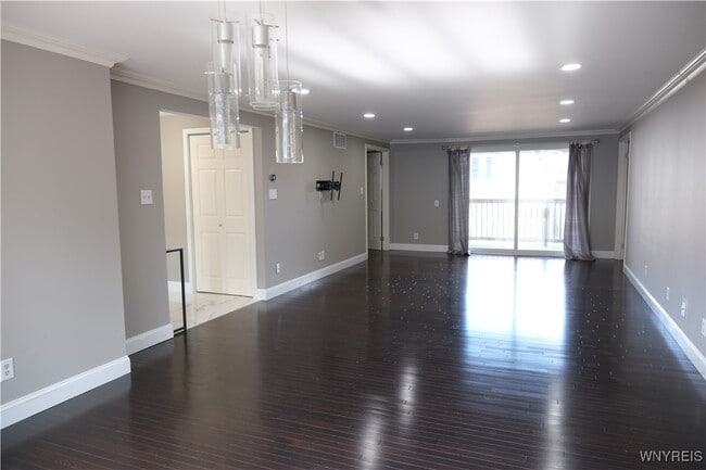 Building Photo - 32 Bernhardt Dr