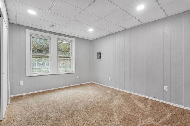 Foto del edificio - 4 Bed 2 Bath - Newly updated Shadyside home