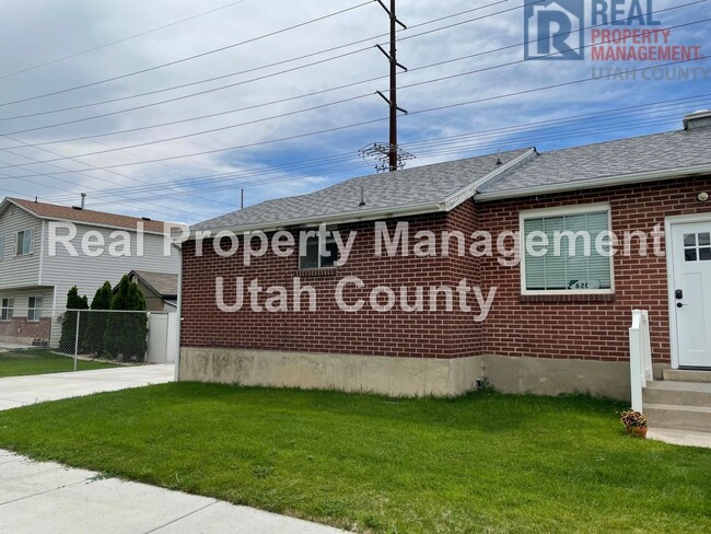 Building Photo - 2 Bedroom Home in Orem!