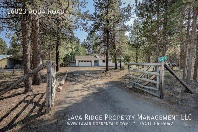 Building Photo - 16023 Aqua Rd