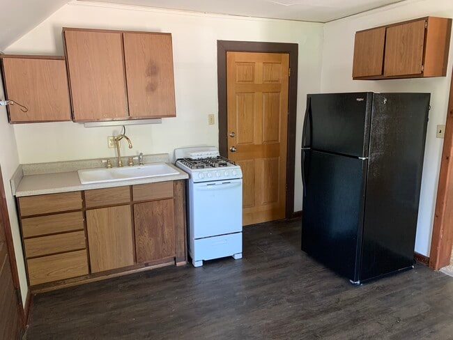 Kitchen - 620 S Hawley Rd