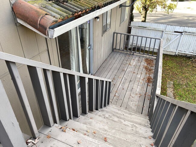 Foto del edificio - Beautiful Three Bed, Two and a Half Bath H...