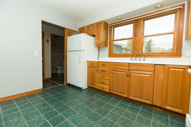 Building Photo - 70 Mount Desert Dr