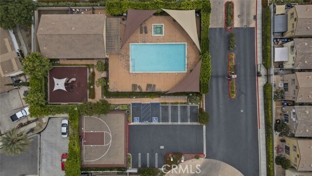 Foto del edificio - 9670 Pine Orchard St