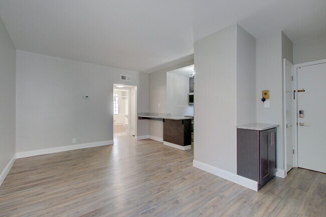 Foto del edificio - 1847 N Prospect Ave