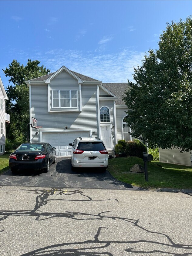 Primary Photo - 4 Zain Cir