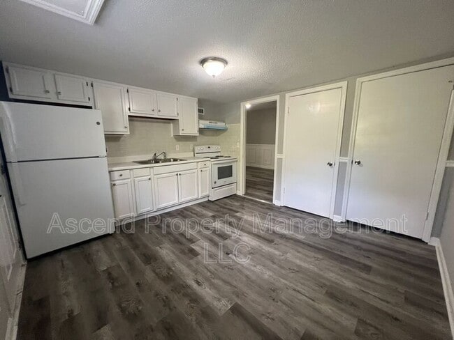 Photo - 3216 Gleason Dr Apartment