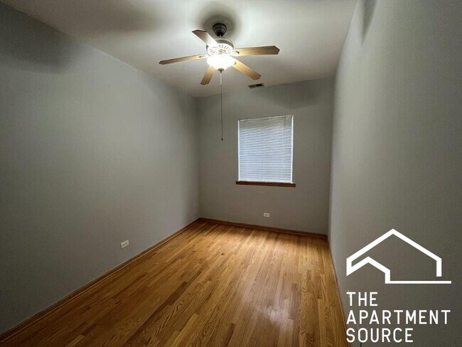 Foto del edificio - 1918 W Cermak Rd