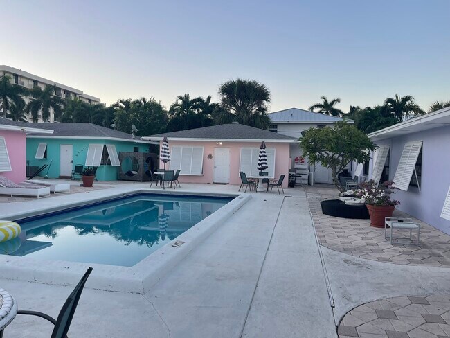 La piscina se enfría en verano y se calienta en invierno. - 100 Sandal Ln