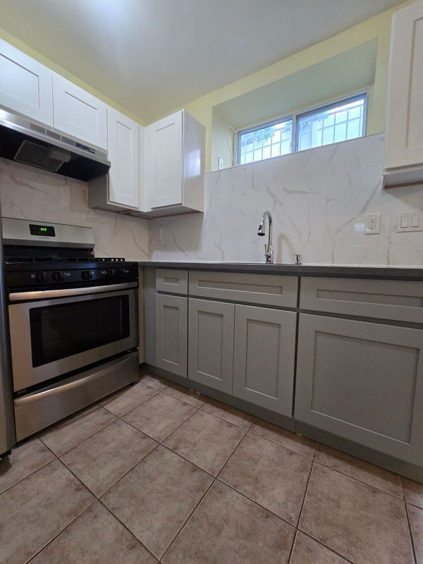 Foto del edificio - 187 Colon Ave