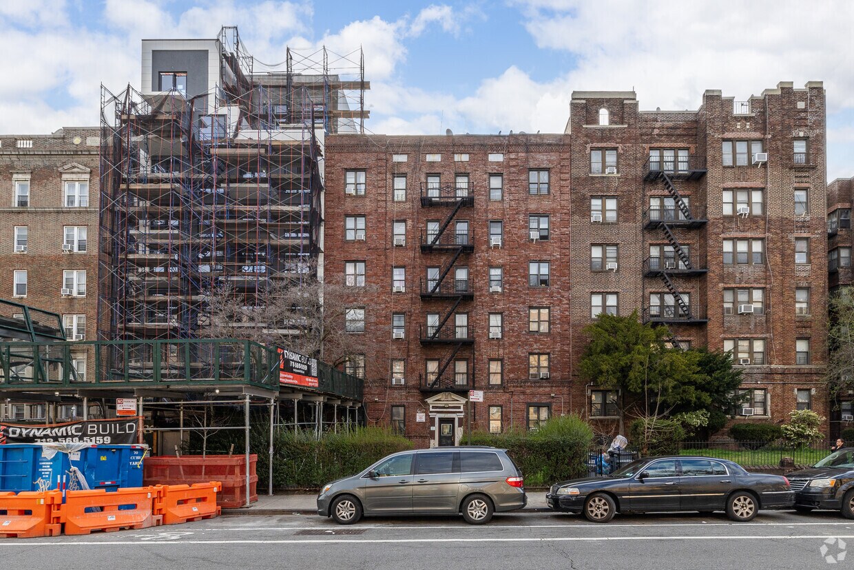 600 Ocean Ave Brooklyn, NY 11226-4477 - 600 Ocean Ave