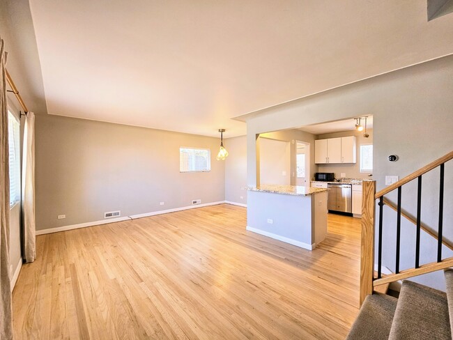 Building Photo - "Charming 3-Bedroom Denver Home with Moder...