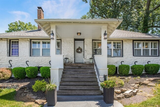 Building Photo - 354 Frieda Ave