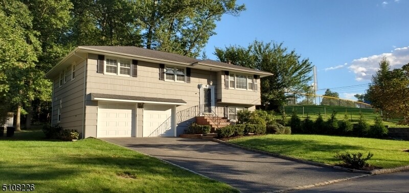 Primary Photo - 21 Beverly Rd