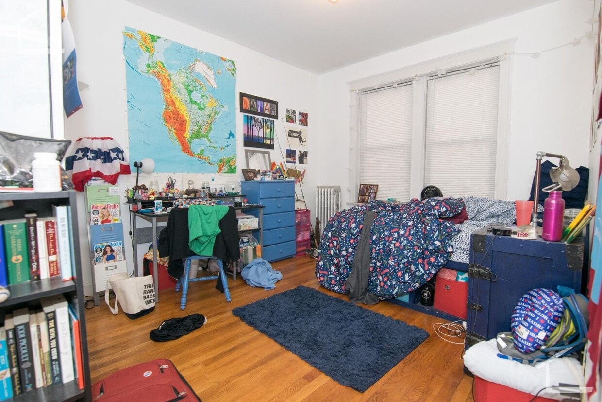 Primary Photo - 5 Bedroom