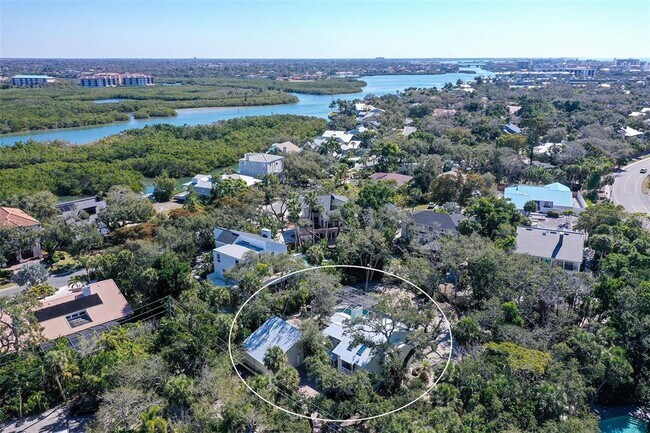 Foto del edificio - 5310 Hidden Harbor Rd