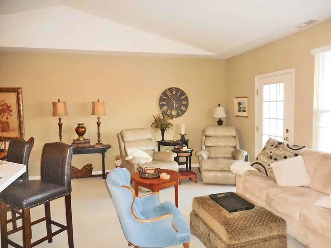 Foto del edificio - 1487 Fox Pointe Cir