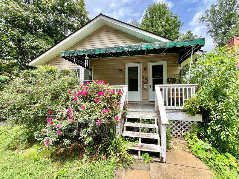 Primary Photo - 330 Hillside St