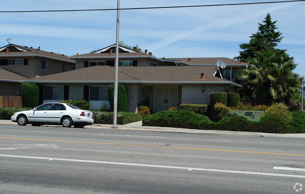 Primary Photo - 3225 Homestead Rd
