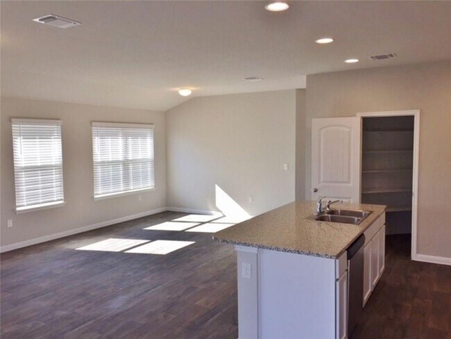 Foto del edificio - 116 Cranbrook Ln