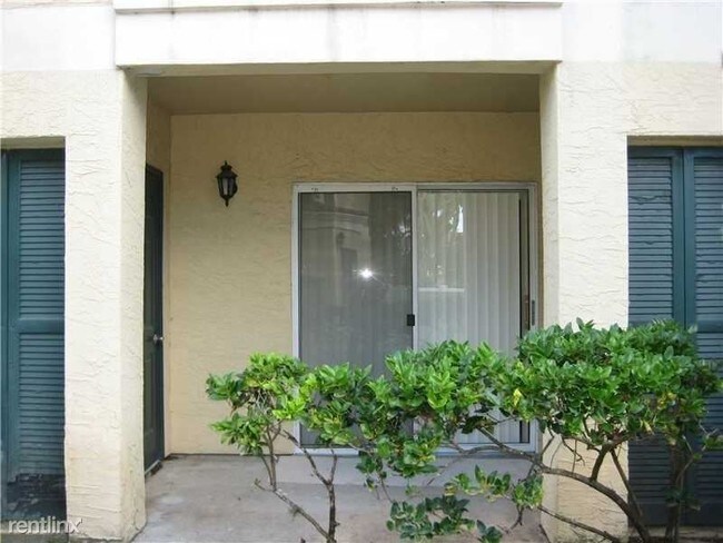 Building Photo - 875 Riverside Dr