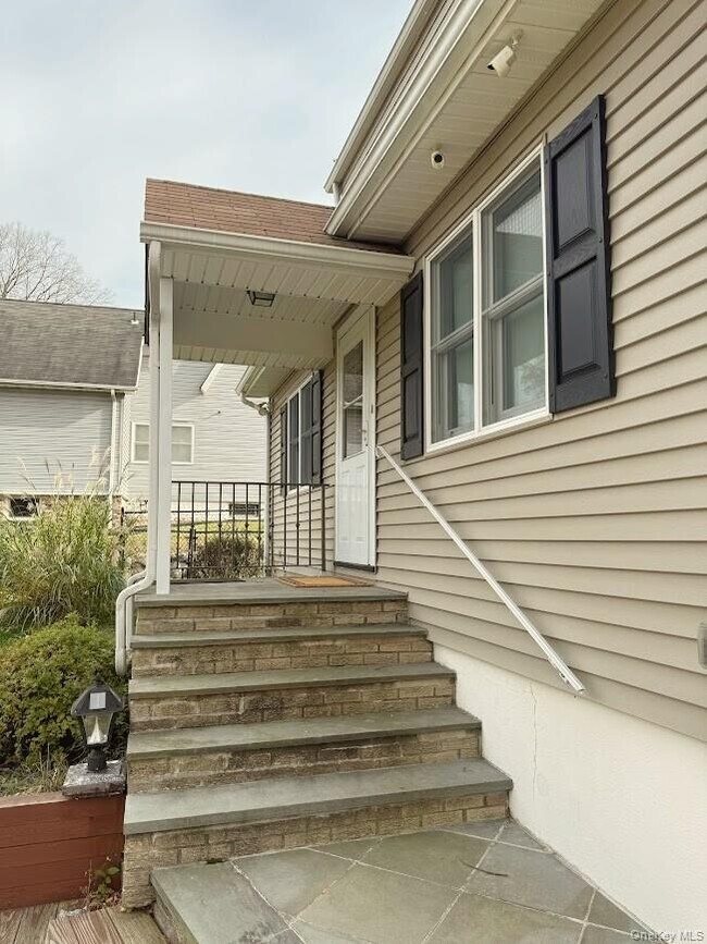 Foto del edificio - 5 Hall Ave