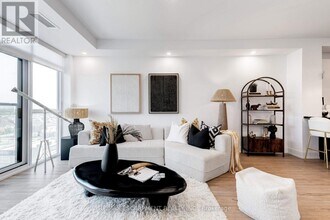 Building Photo - 470 Dundas St E