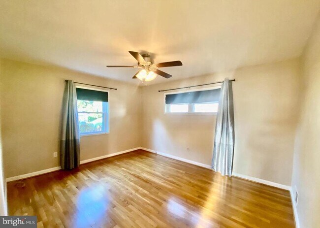 Building Photo - 6201 Hillview Ave