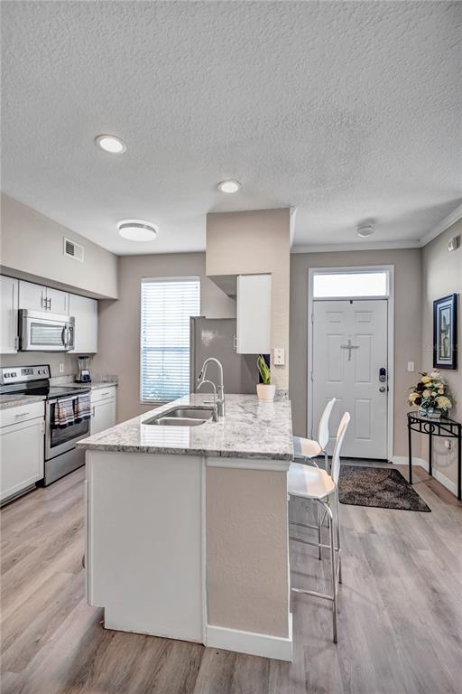 Foto del edificio - 9834 Lake Chase Island Way