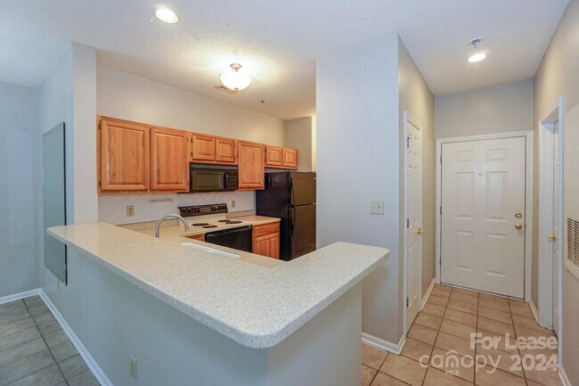 Foto del edificio - 754 Southwest Dr