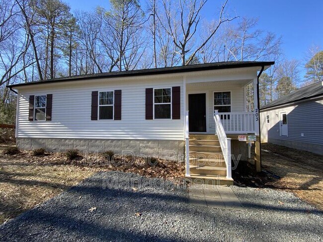 Building Photo - 203 Woodmount Dr