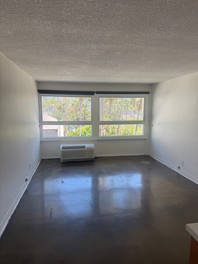 Interior Photo - The Flat at DTLA
