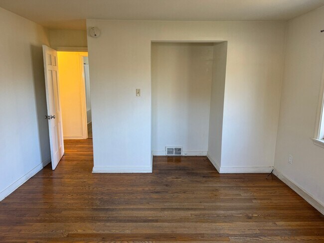 Foto del edificio - 930 N Atherton St