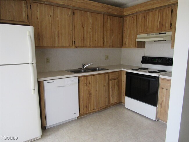 Building Photo - 5580 Malt Dr