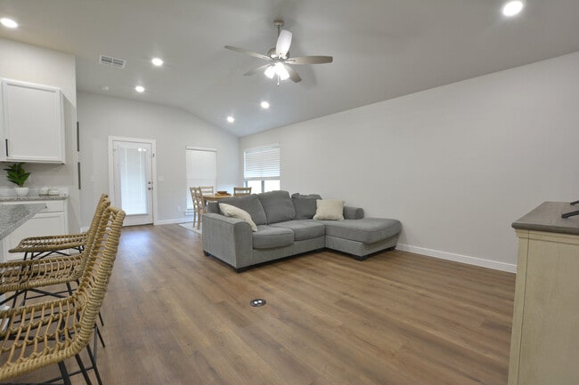 Building Photo - 2901 Corpus Ave
