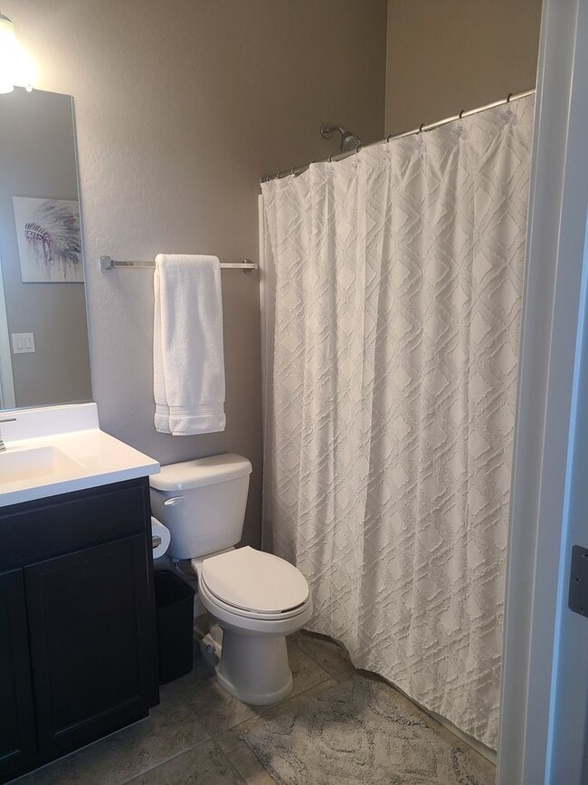 Building Photo - 4 Bedroom, 3 Bathroom Luxury Home in Torte...