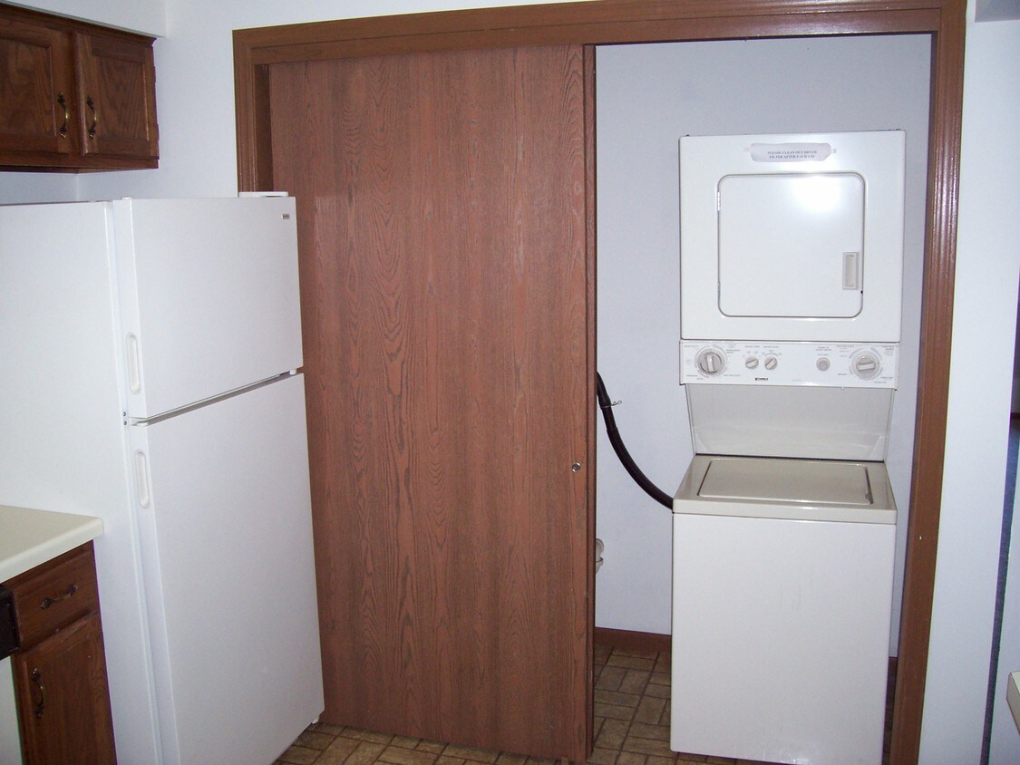 Primary Photo - W71N881 Harrison Ct